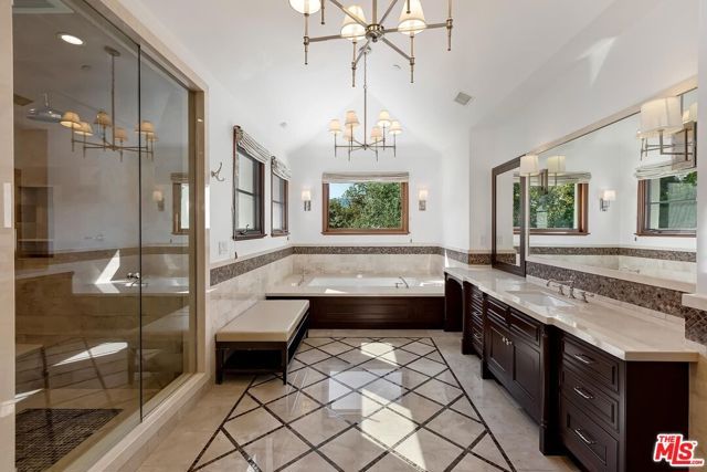 2134 La Mesa Drive, Santa Monica, CA 90402