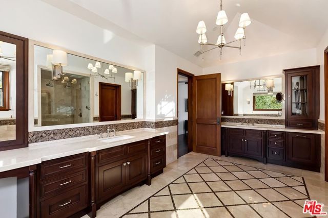 2134 La Mesa Drive, Santa Monica, CA 90402