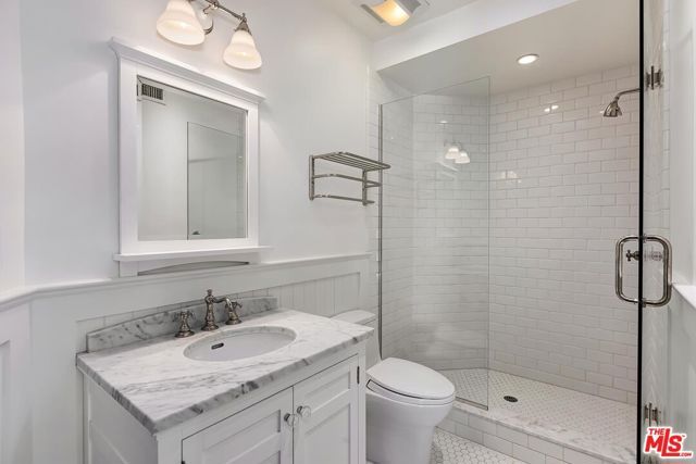 2134 La Mesa Drive, Santa Monica, CA 90402