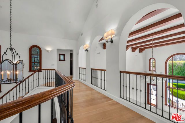2134 La Mesa Drive, Santa Monica, CA 90402