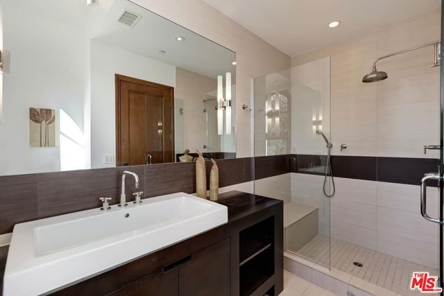 2134 La Mesa Drive, Santa Monica, CA 90402