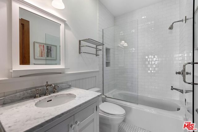 2134 La Mesa Drive, Santa Monica, CA 90402