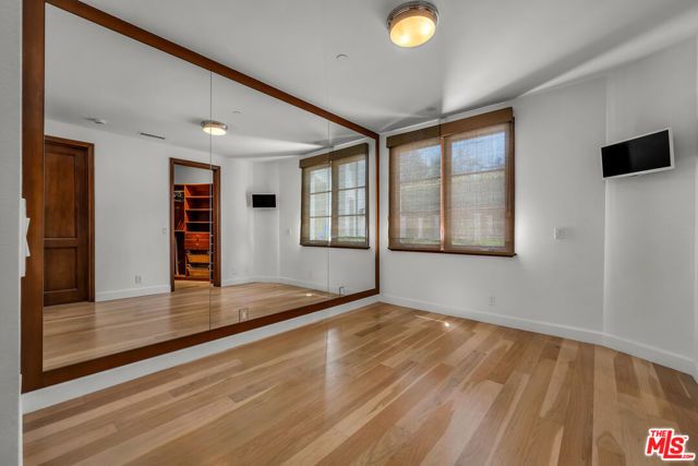 2134 La Mesa Drive, Santa Monica, CA 90402