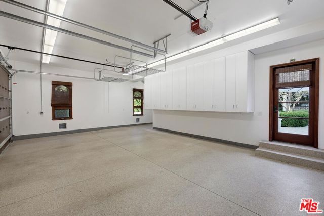2134 La Mesa Drive, Santa Monica, CA 90402