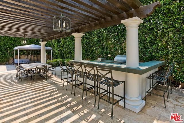 2134 La Mesa Drive, Santa Monica, CA 90402