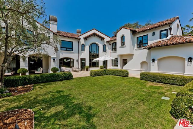 2134 La Mesa Drive, Santa Monica, CA 90402