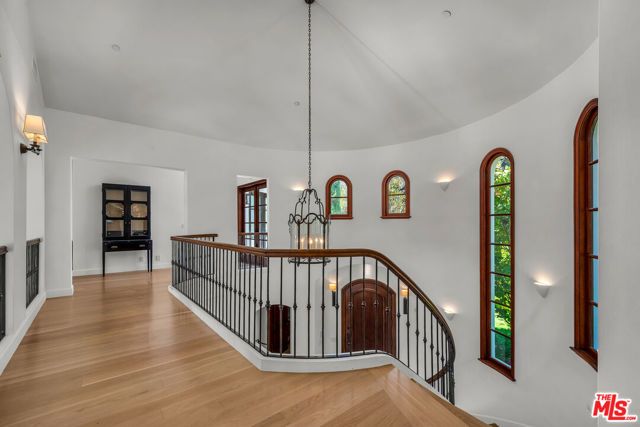 2134 La Mesa Drive, Santa Monica, CA 90402