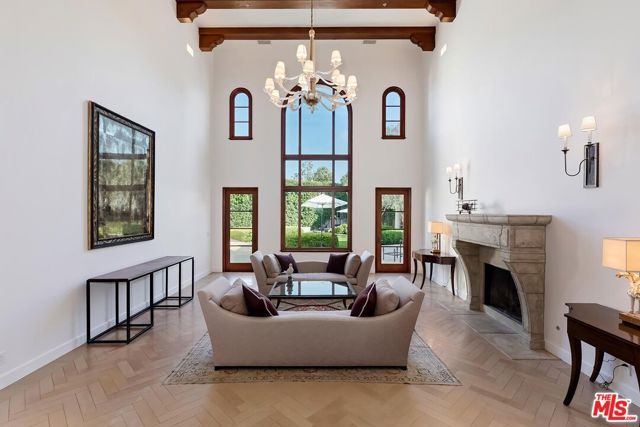 2134 La Mesa Drive, Santa Monica, CA 90402