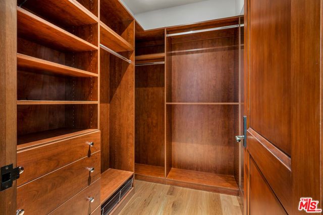 2134 La Mesa Drive, Santa Monica, CA 90402