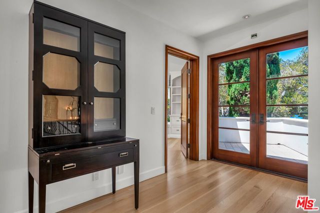 2134 La Mesa Drive, Santa Monica, CA 90402