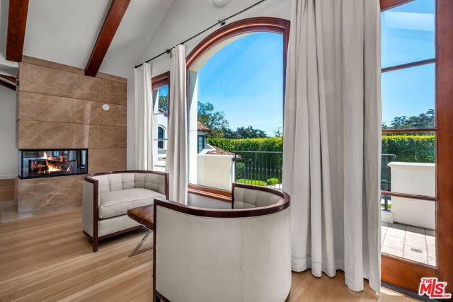 2134 La Mesa Drive, Santa Monica, CA 90402