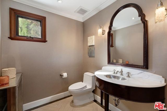 2134 La Mesa Drive, Santa Monica, CA 90402