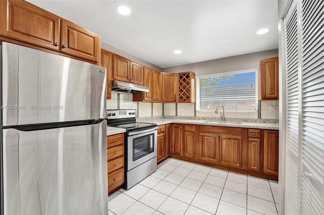 7175 Nova Drive 107, Davie, FL 33317