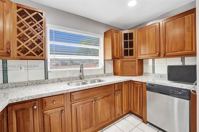 7175 Nova Drive 107, Davie, FL 33317