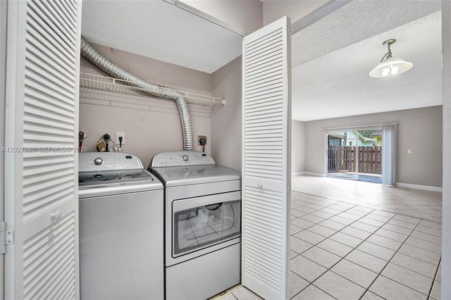 7175 Nova Drive 107, Davie, FL 33317