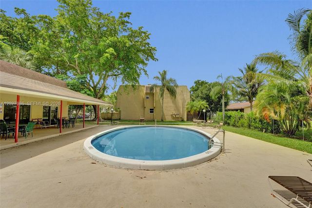 7175 Nova Drive 107, Davie, FL 33317