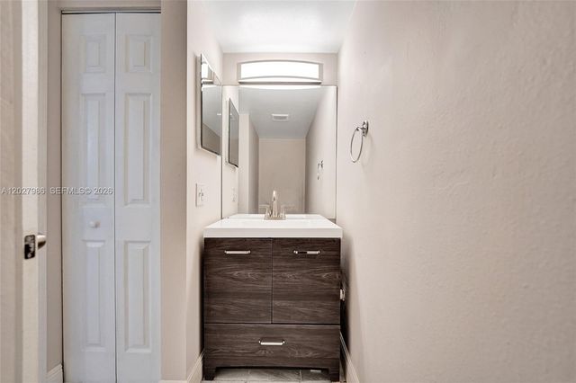 7175 Nova Drive 107, Davie, FL 33317