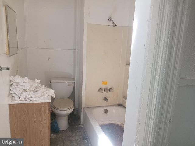 2414 E OLIVER ST, Baltimore, MD 21213