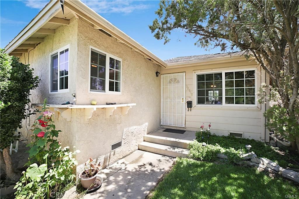 Image 4 of property listing at 38718 Jacklin, Palmdale, CA 93550