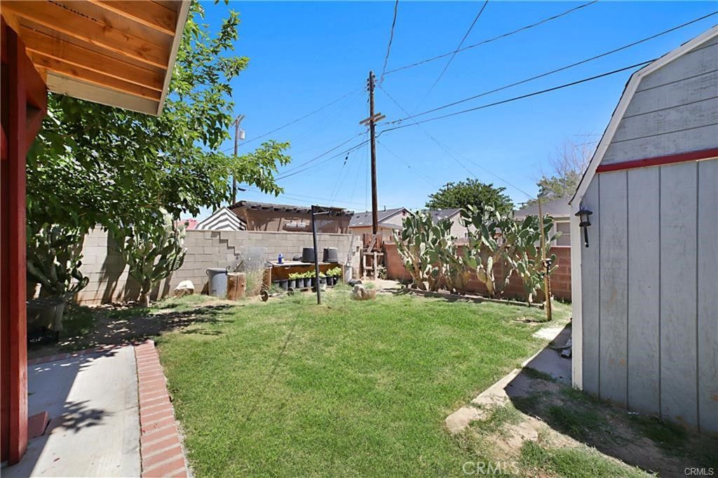 Image 6 of property listing at 38718 Jacklin, Palmdale, CA 93550