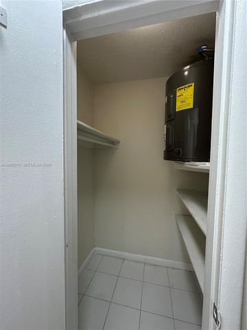 2918 Funston Street 33B, Hollywood, FL 33020