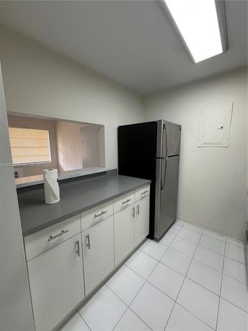 2918 Funston Street 33B, Hollywood, FL 33020
