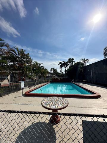 2918 Funston Street 33B, Hollywood, FL 33020