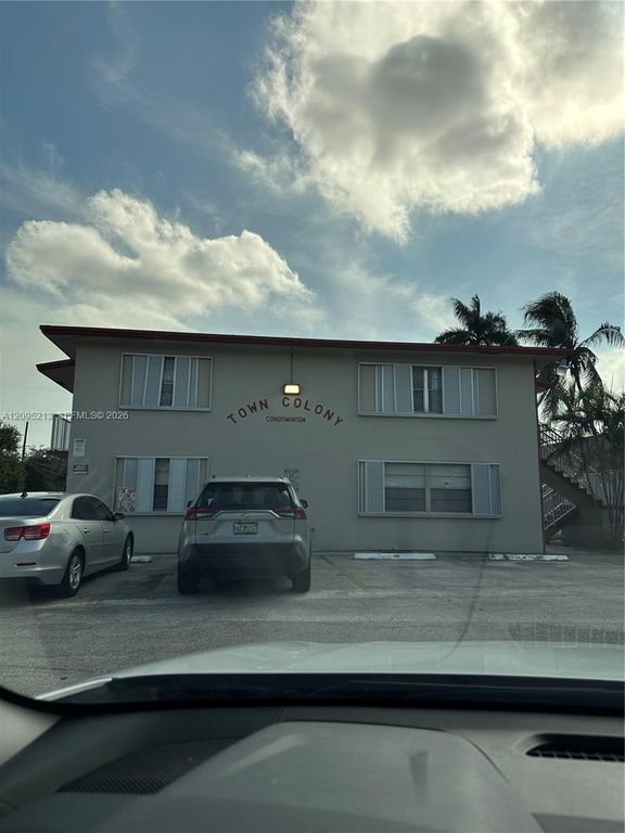 2918 Funston Street 33B, Hollywood, FL 33020