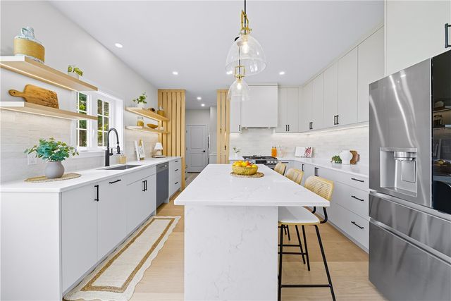 27 SOAR Way, Newport, RI 02840