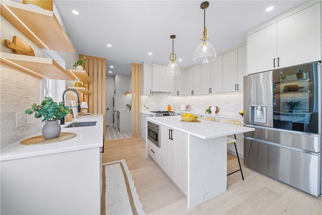 27 SOAR Way, Newport, RI 02840