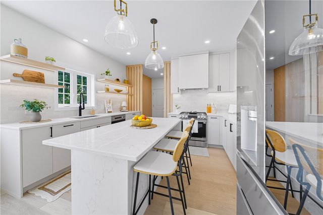 27 SOAR Way, Newport, RI 02840