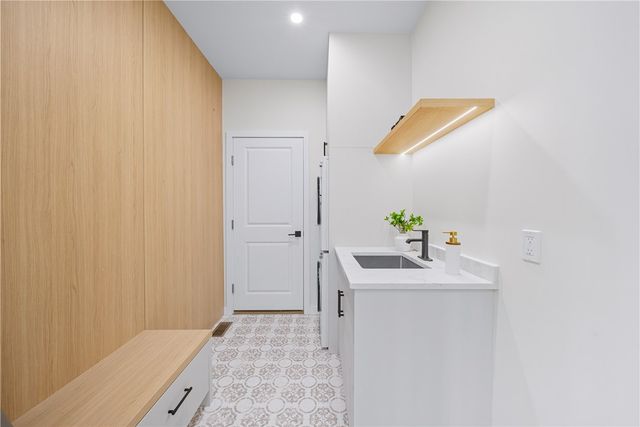 27 SOAR Way, Newport, RI 02840