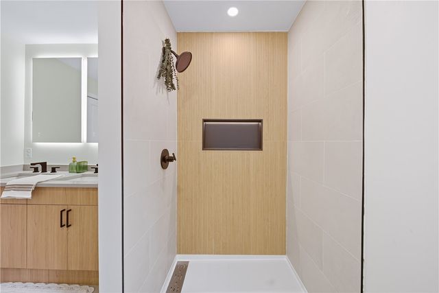 27 SOAR Way, Newport, RI 02840