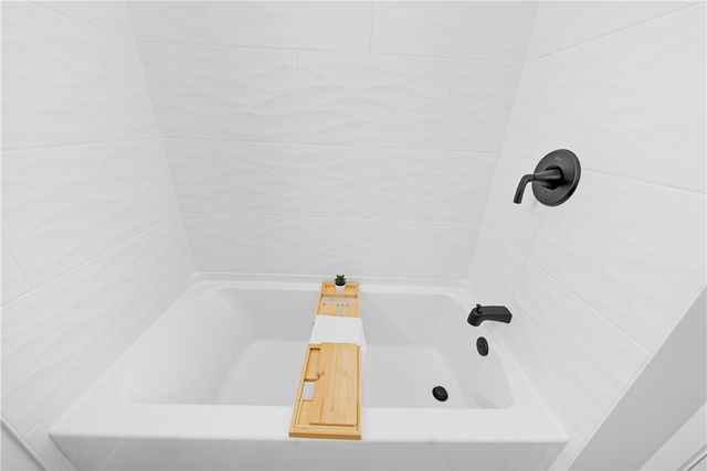 27 SOAR Way, Newport, RI 02840