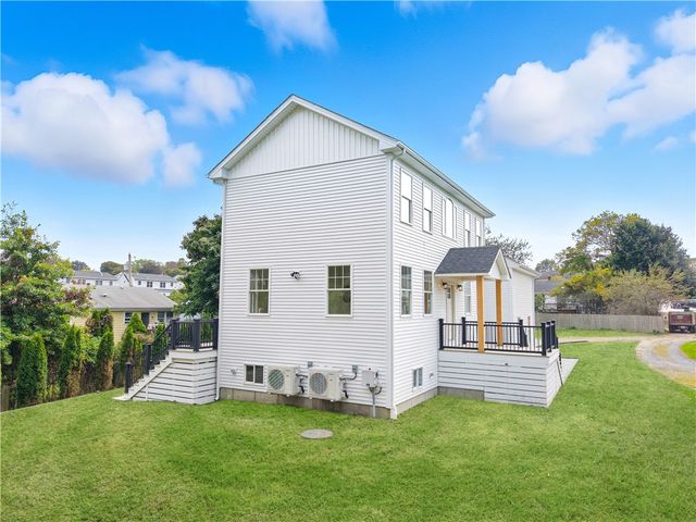 27 SOAR Way, Newport, RI 02840