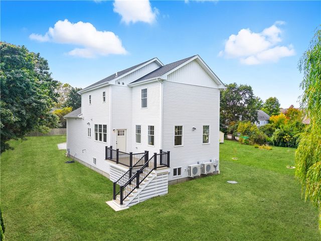27 SOAR Way, Newport, RI 02840