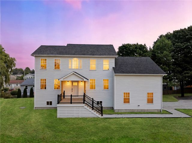 27 SOAR Way, Newport, RI 02840