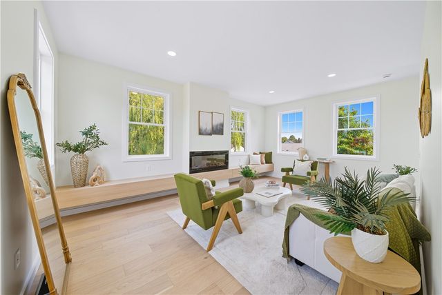 27 SOAR Way, Newport, RI 02840