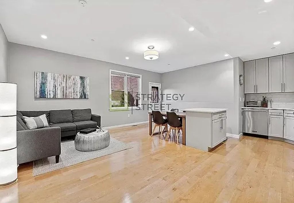 246 Boston Ste 1, Boston, MA 02125