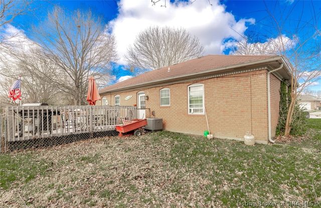 2510 Bishop Circle, Jeffersonville, IN 47130