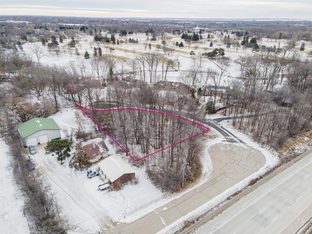 10 GOLF TERRACE COURT, Appleton, WI 54914