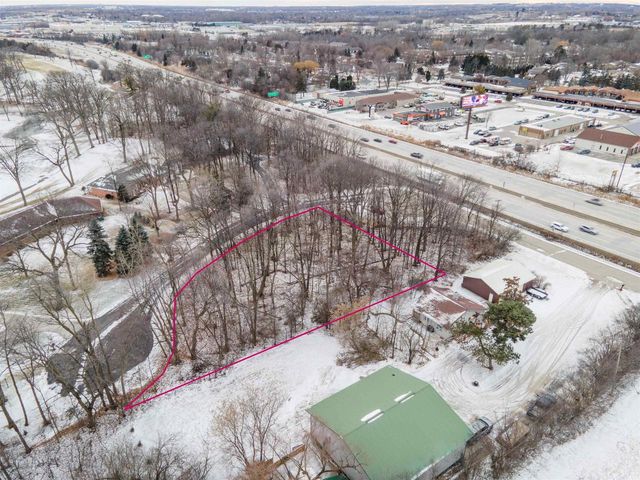 10 GOLF TERRACE COURT, Appleton, WI 54914