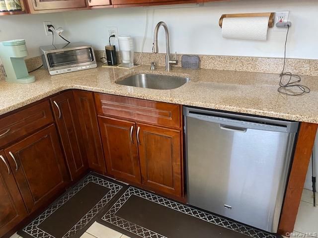 260-11 73rd Avenue E-2, Glen Oaks, NY 11004