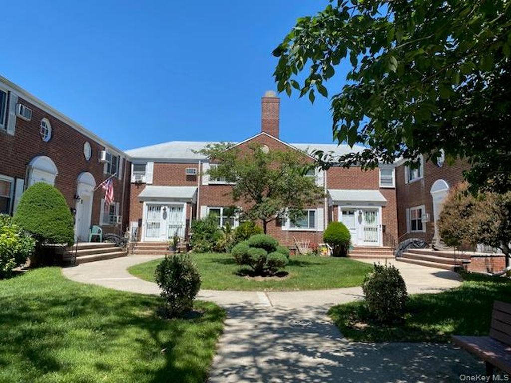 260-11 73rd Avenue E-2, Glen Oaks, NY 11004