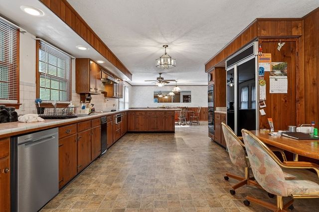 460 Petite Dr, Cookeville, TN 38501