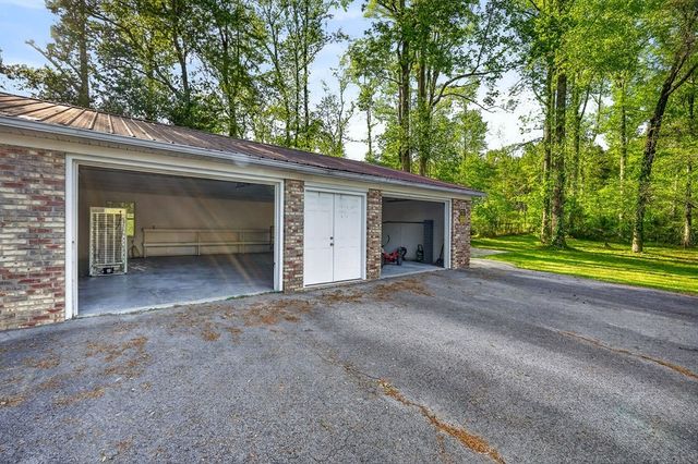 460 Petite Dr, Cookeville, TN 38501