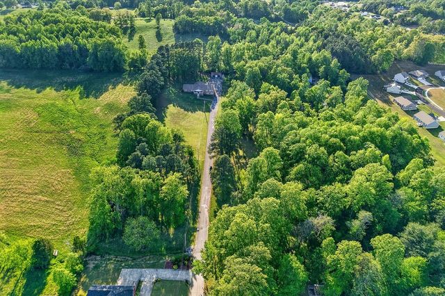 460 Petite Dr, Cookeville, TN 38501