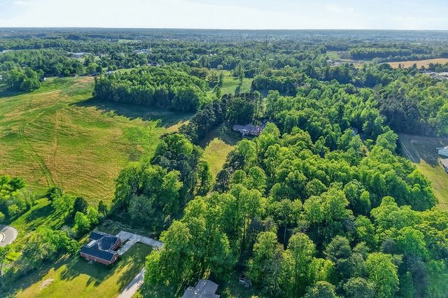 460 Petite Dr, Cookeville, TN 38501