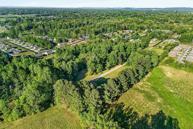 460 Petite Dr, Cookeville, TN 38501