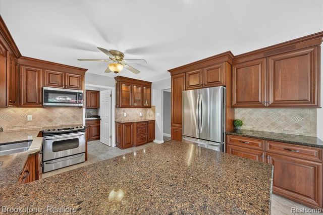 11921 Raintree Court, Shelby Twp, MI 48315
